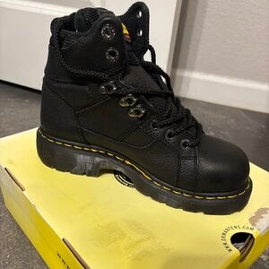Dr Martens Ironbridge st- brand new in box